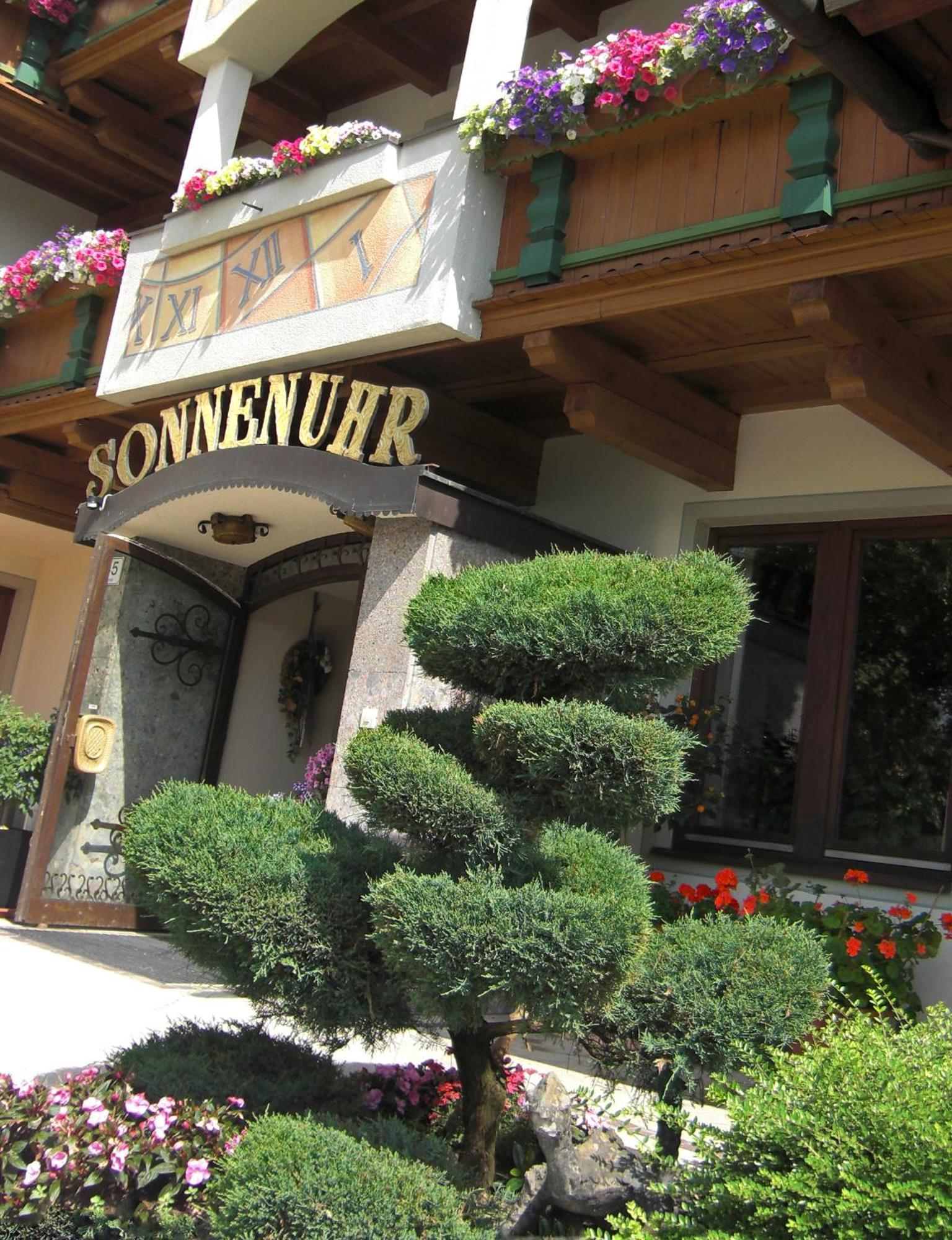 Hotel Sonnenuhr 克拉姆萨赫 外观 照片