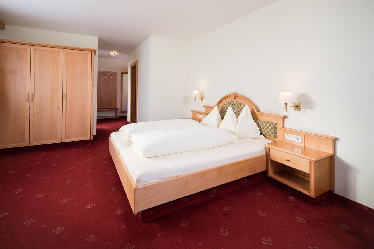 Hotel Sonnenuhr 克拉姆萨赫 外观 照片